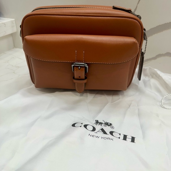 Coach Warner Tan Leather Crossbody Messenger with Front Buckle - Picture 9 of 10